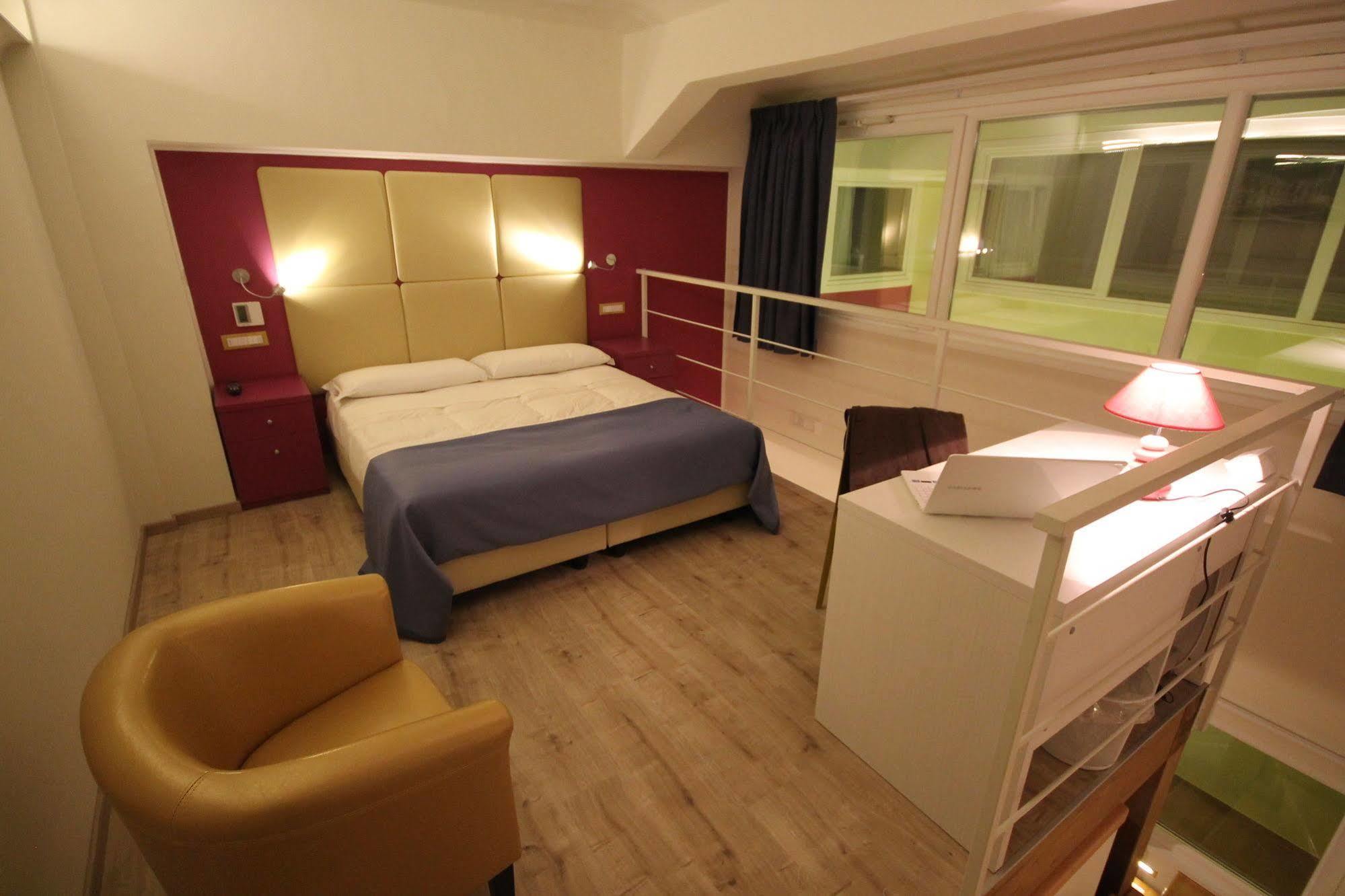 Tango Hotel โรม ภายนอก รูปภาพ